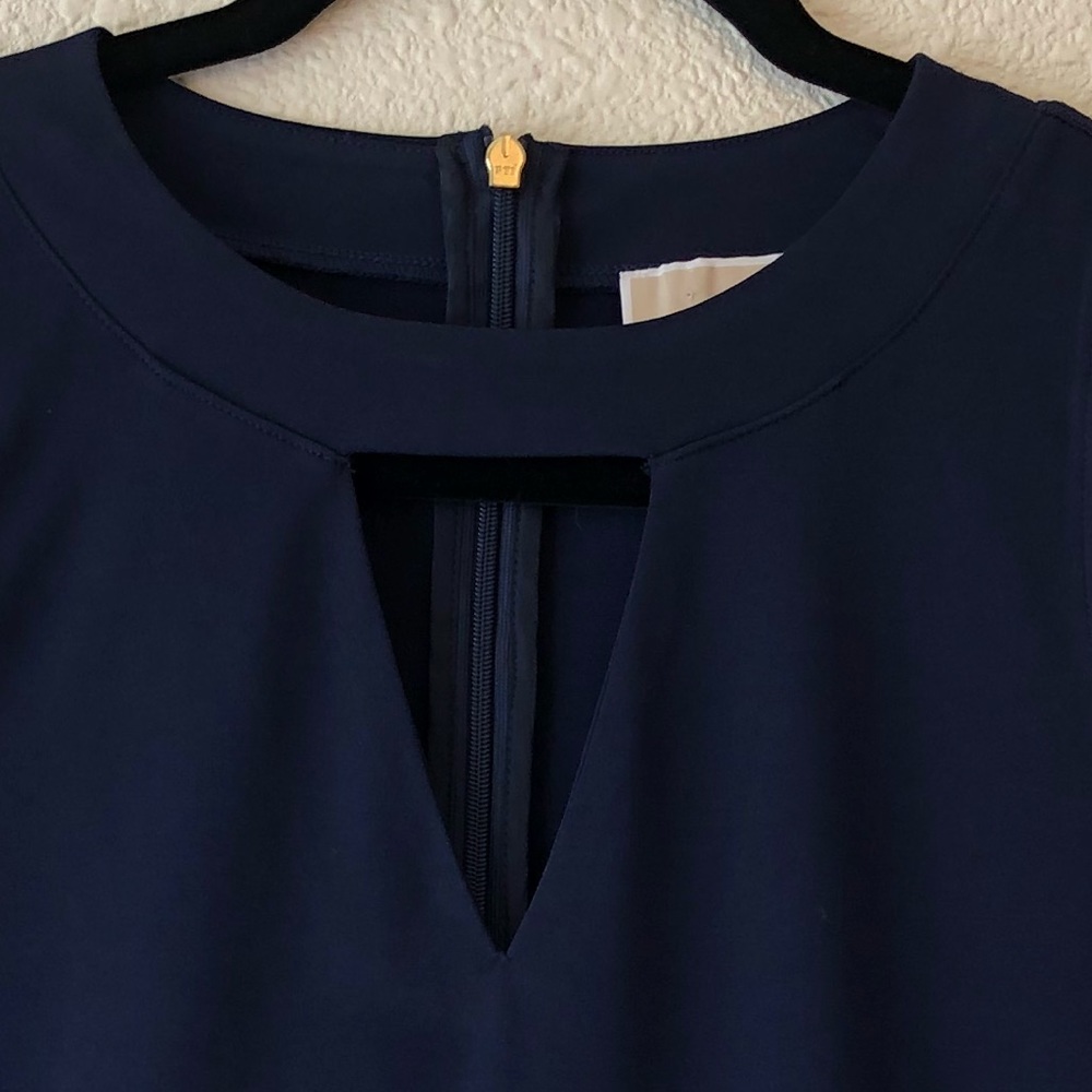 MICHAEL Michael Kors Key-Hole Neck Sleeveless Top - Picture 5 of 7